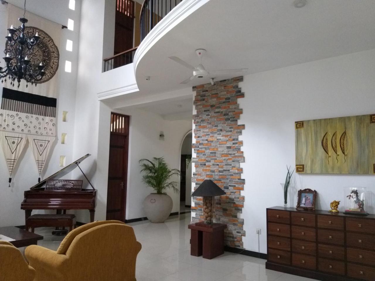 Cosy Nest Home Stay 尼甘布 外观 照片