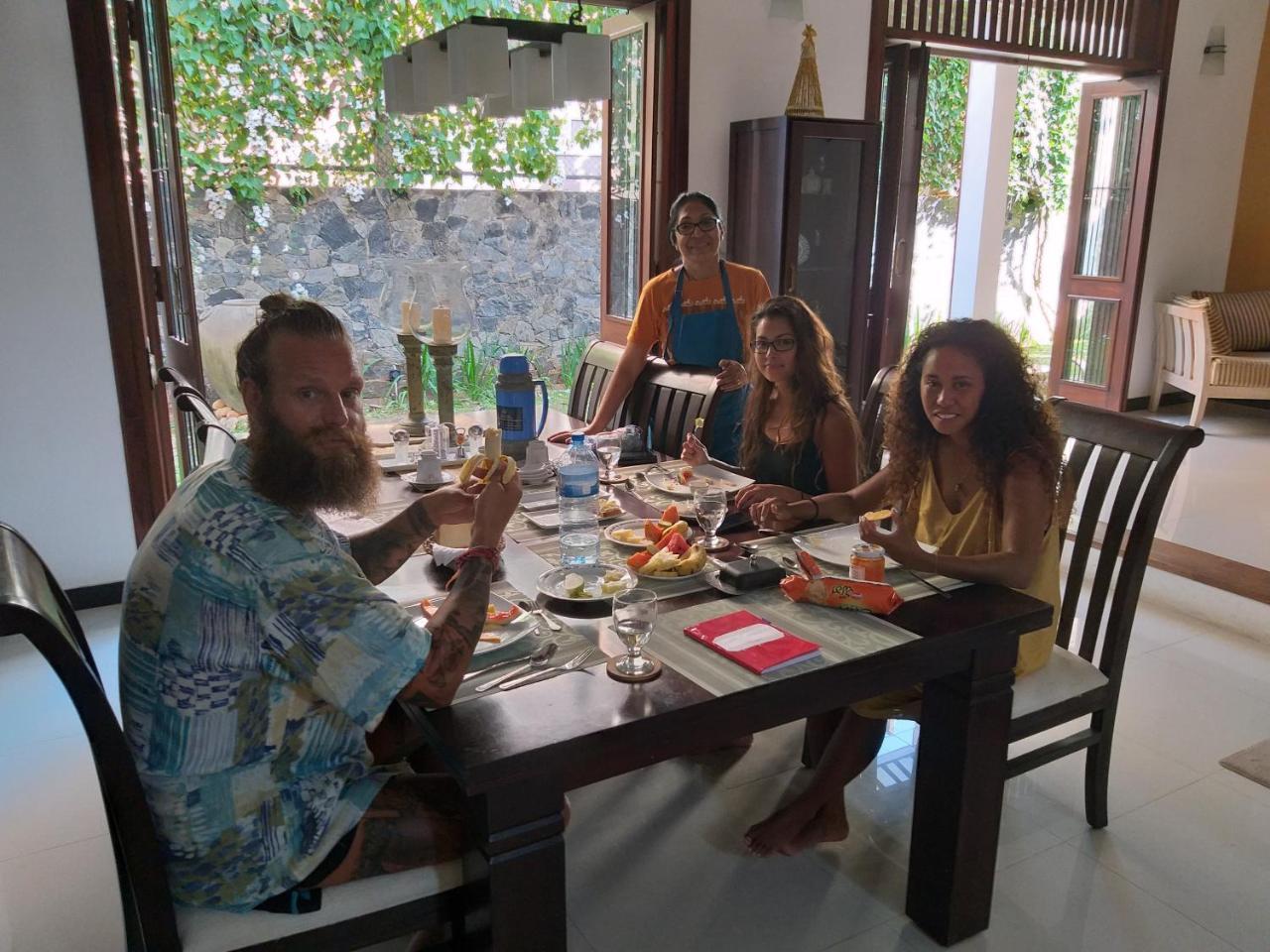 Cosy Nest Home Stay 尼甘布 外观 照片