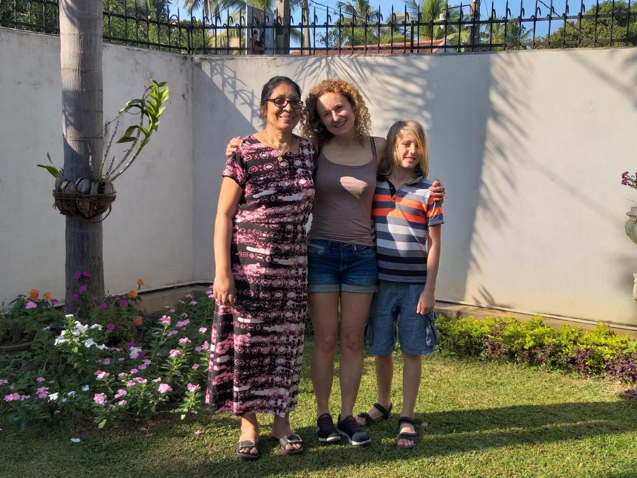 Cosy Nest Home Stay 尼甘布 外观 照片