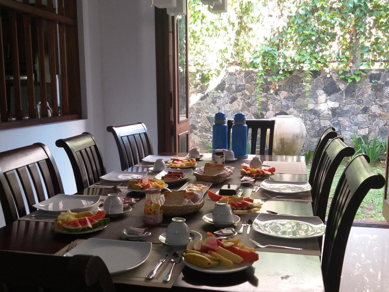 Cosy Nest Home Stay 尼甘布 外观 照片